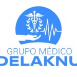 logo pequeño grupo medico delaknu